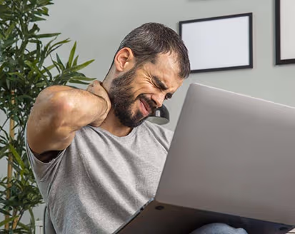 Ergonomía en el trabajo: Evita el túnel carpiano y el dolor de cuello.